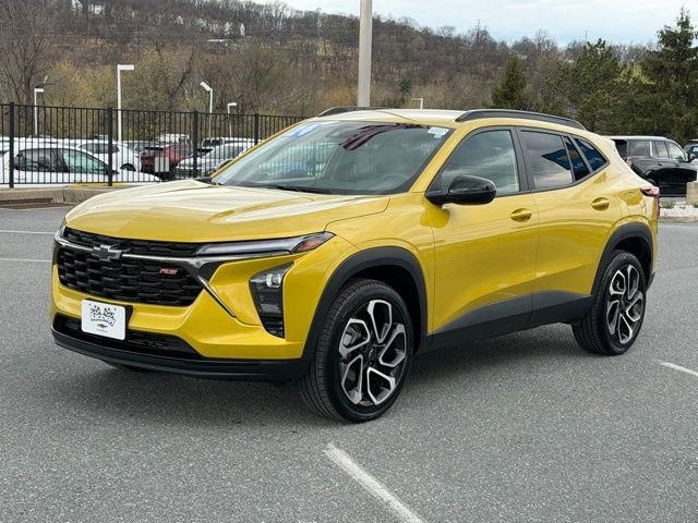 Certified Used 2024 Nitro Yellow Metallic Chevrolet 2RS image 10