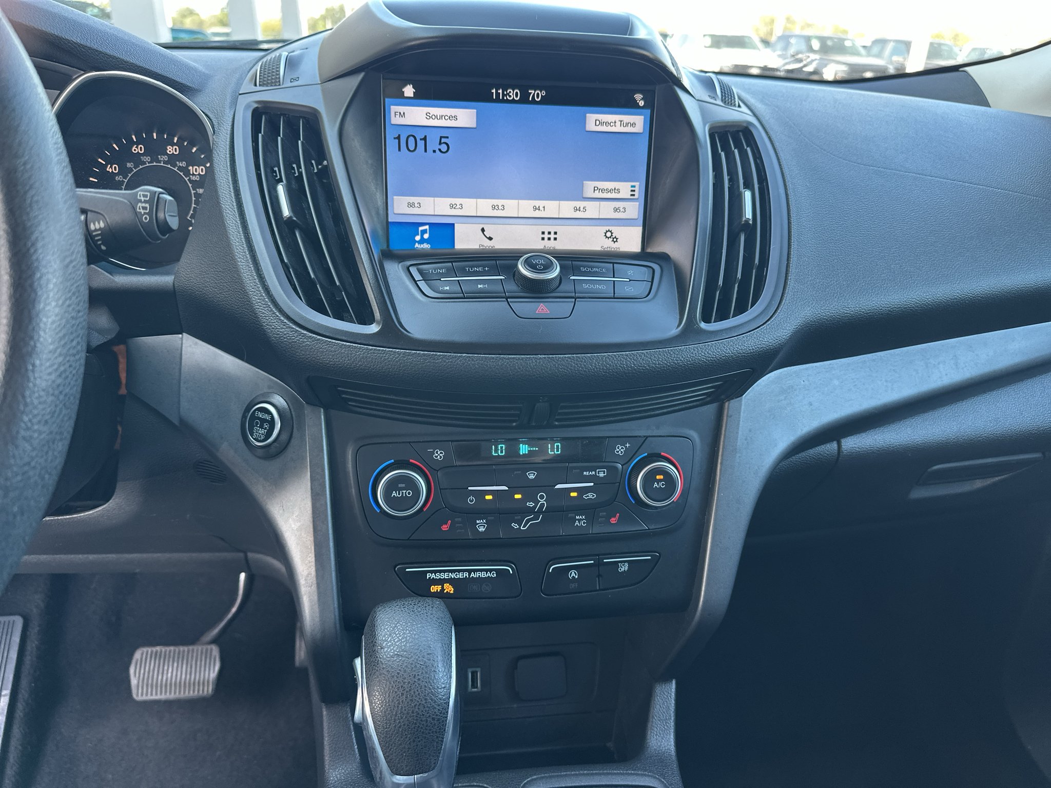 Used 2019 Lightning Blue Metallic Ford SE image 4