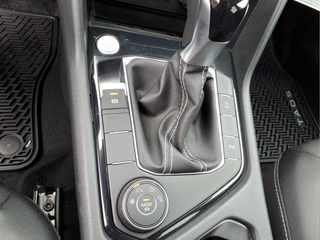New 2026 Deep Black Pearl Volkswagen SE Black 4Motion image 23