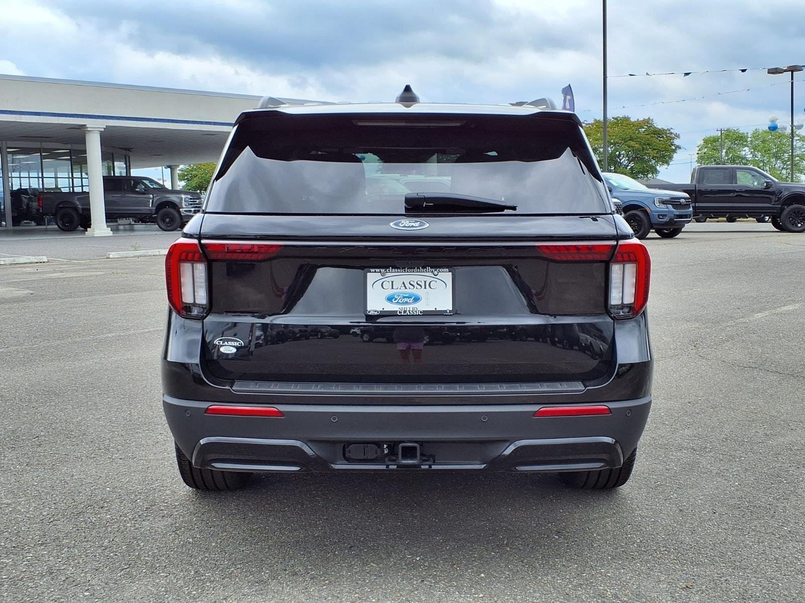 New 2026 Agate Black Metallic Ford ST-Line image 9