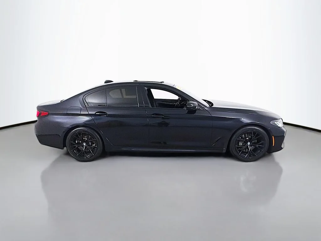 Used 2022 Black Sapphire Metallic BMW 530i xDrive image 8