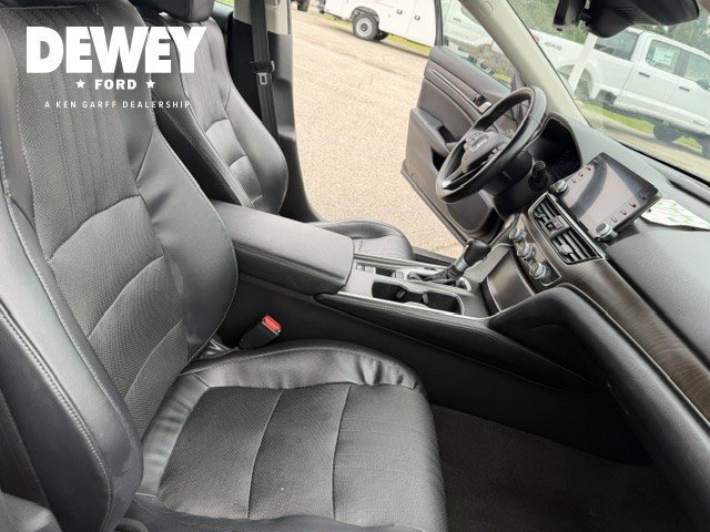 Certified Used 2018 Black Honda EX-L 1.5T image 32