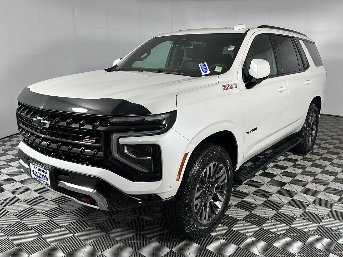 Used 2025 Iridescent Pearl Tricoat Chevrolet Z71 image 18