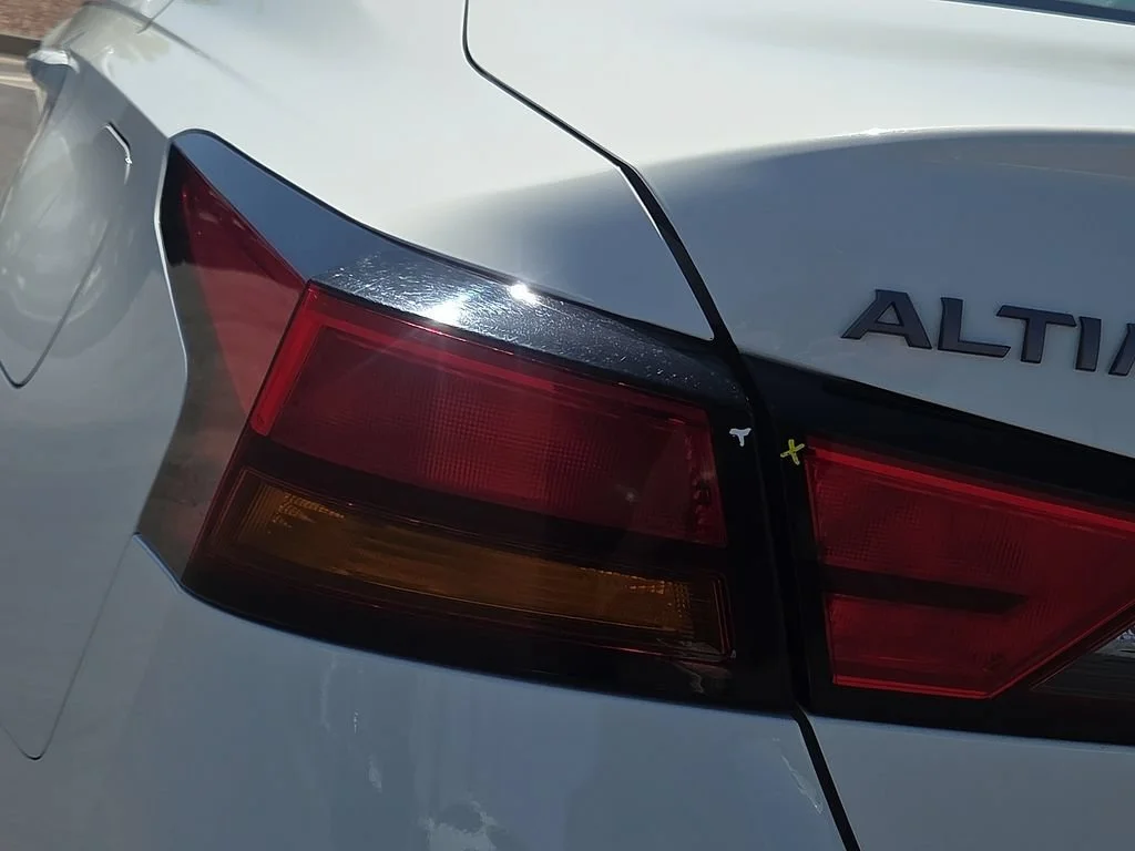 2024 Nissan Altima SR - Photo 9