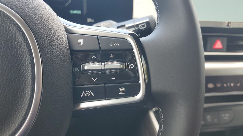 New 2026 Ceramic Silver Kia SX image 23