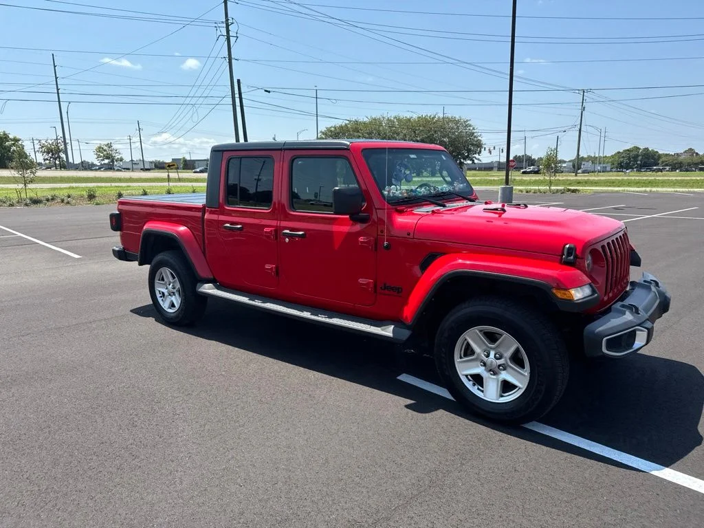 Used 2023 Red Jeep Sport S image 18
