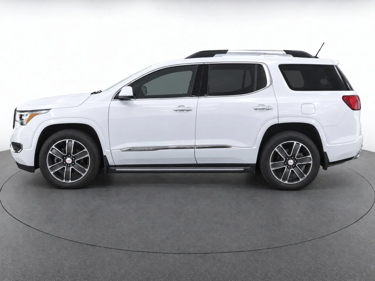Used 2017 WHITE FROST TRICOAT GMC Denali image 6