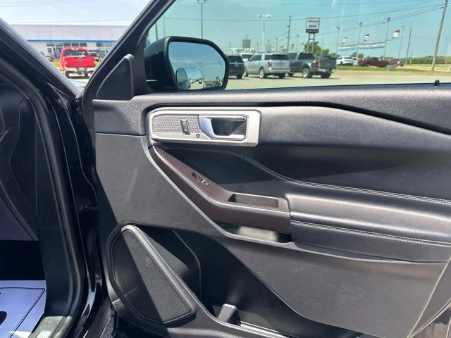 Used 2020 Black Ford Limited image 12