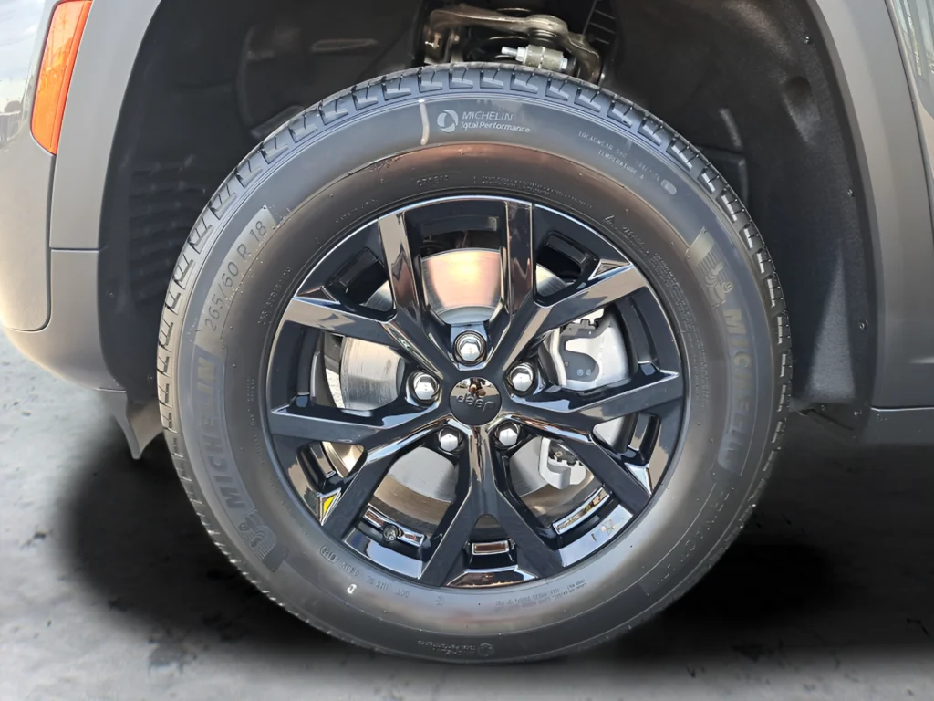 New 2026 Baltic Gray Metallic Clearcoat Jeep Altitude image 28