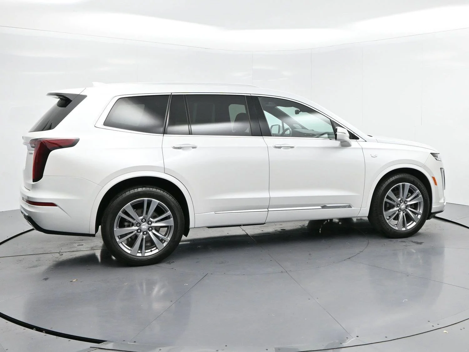 Used 2024 Crystal White Tricoat Cadillac Premium Luxury image 8