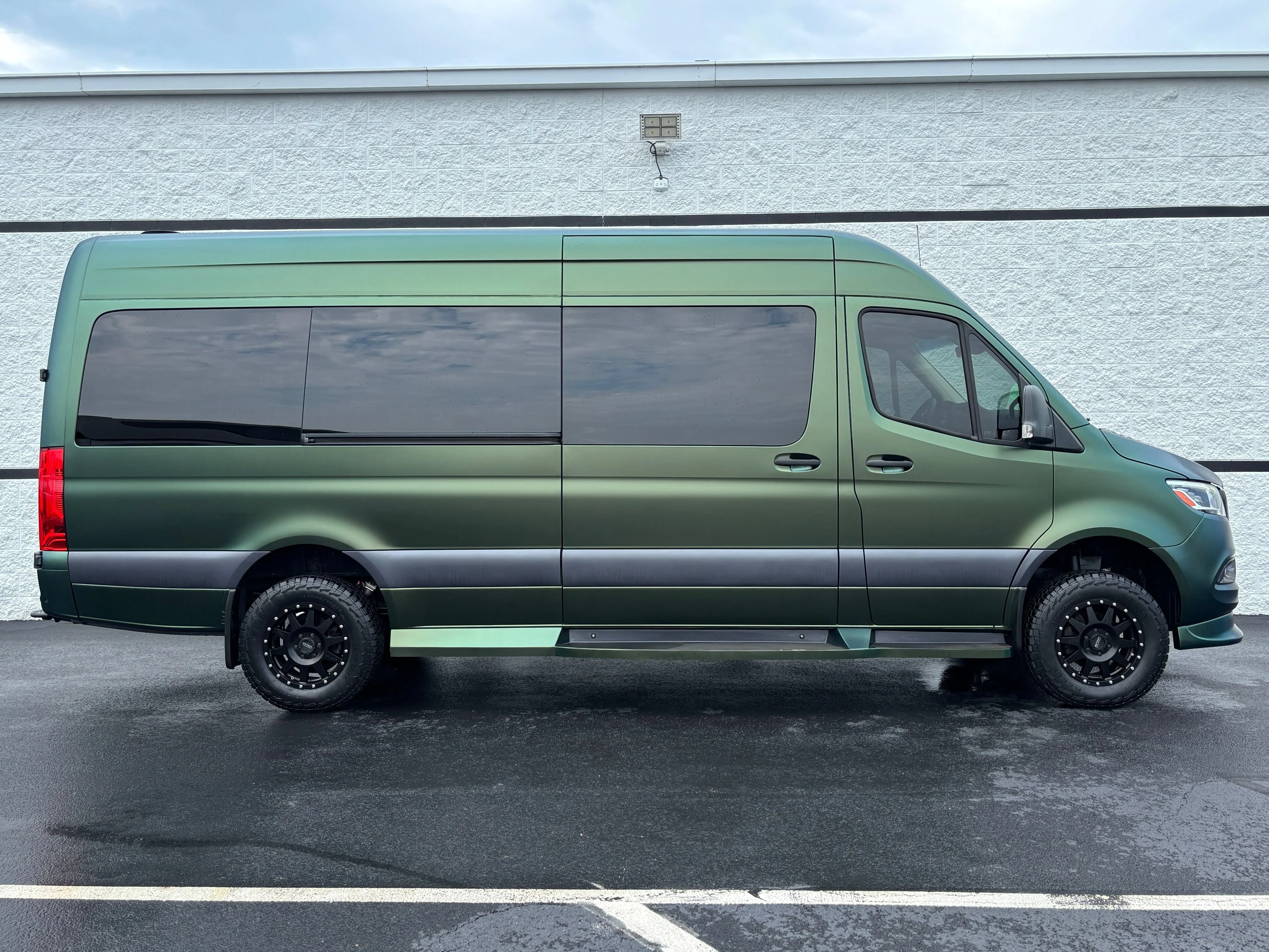 Used 2021  Mercedes-Benz  image 6