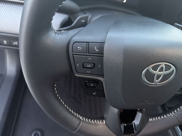 2025 Toyota Camry SE - Photo 17