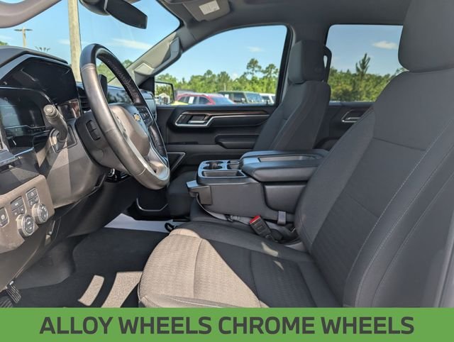 Used 2025 White Chevrolet LT image 16