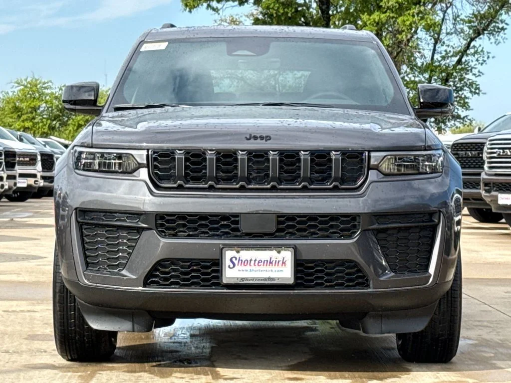 New 2026 Baltic Gray Metallic Clear-Coat Exterior Paint Jeep Altitude image 2
