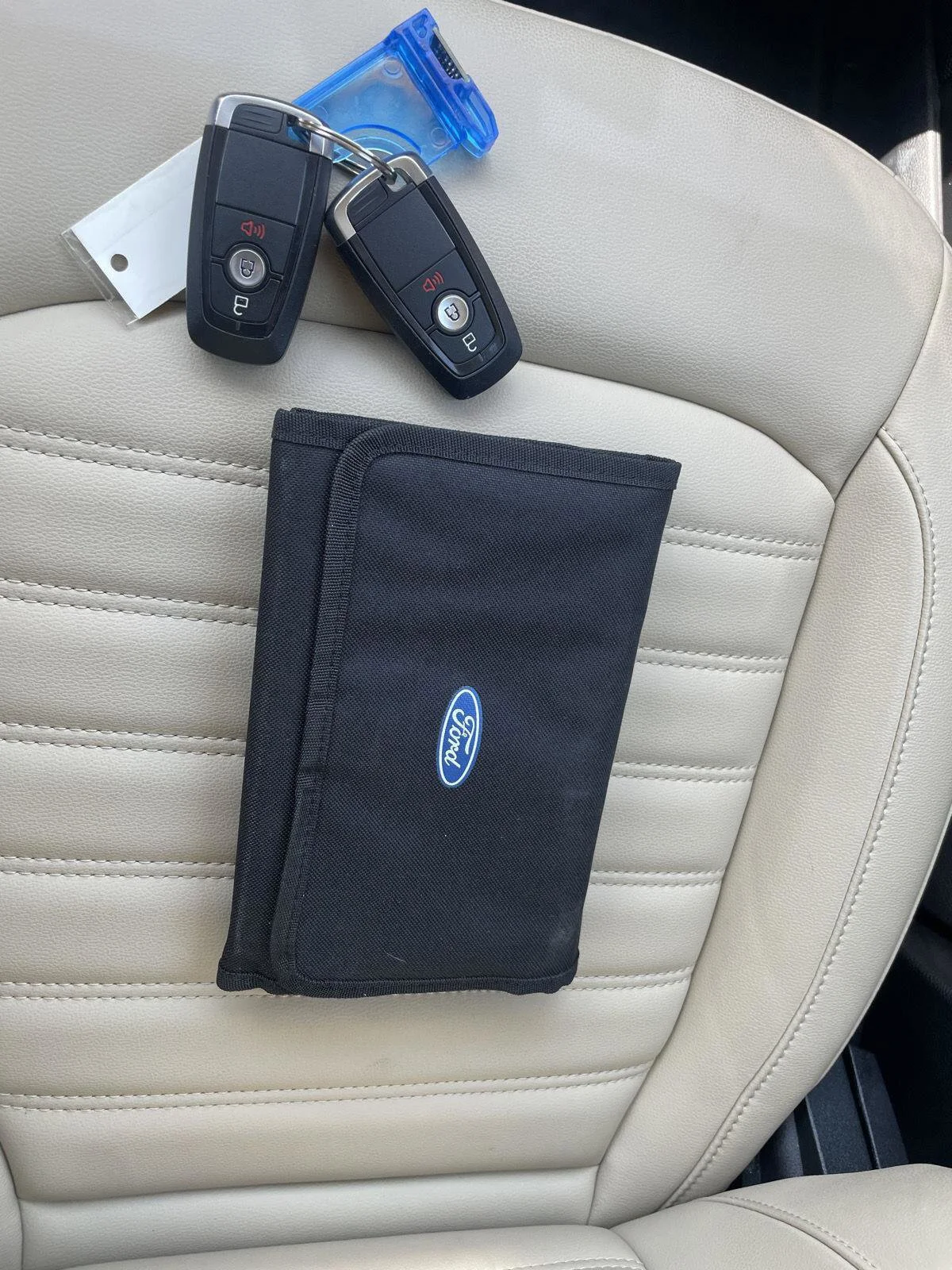 Used 2020 Magnetic Ford SEL image 28