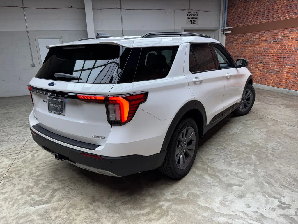 New 2026 Star White Metallic Tri-Coat Ford Active image 6