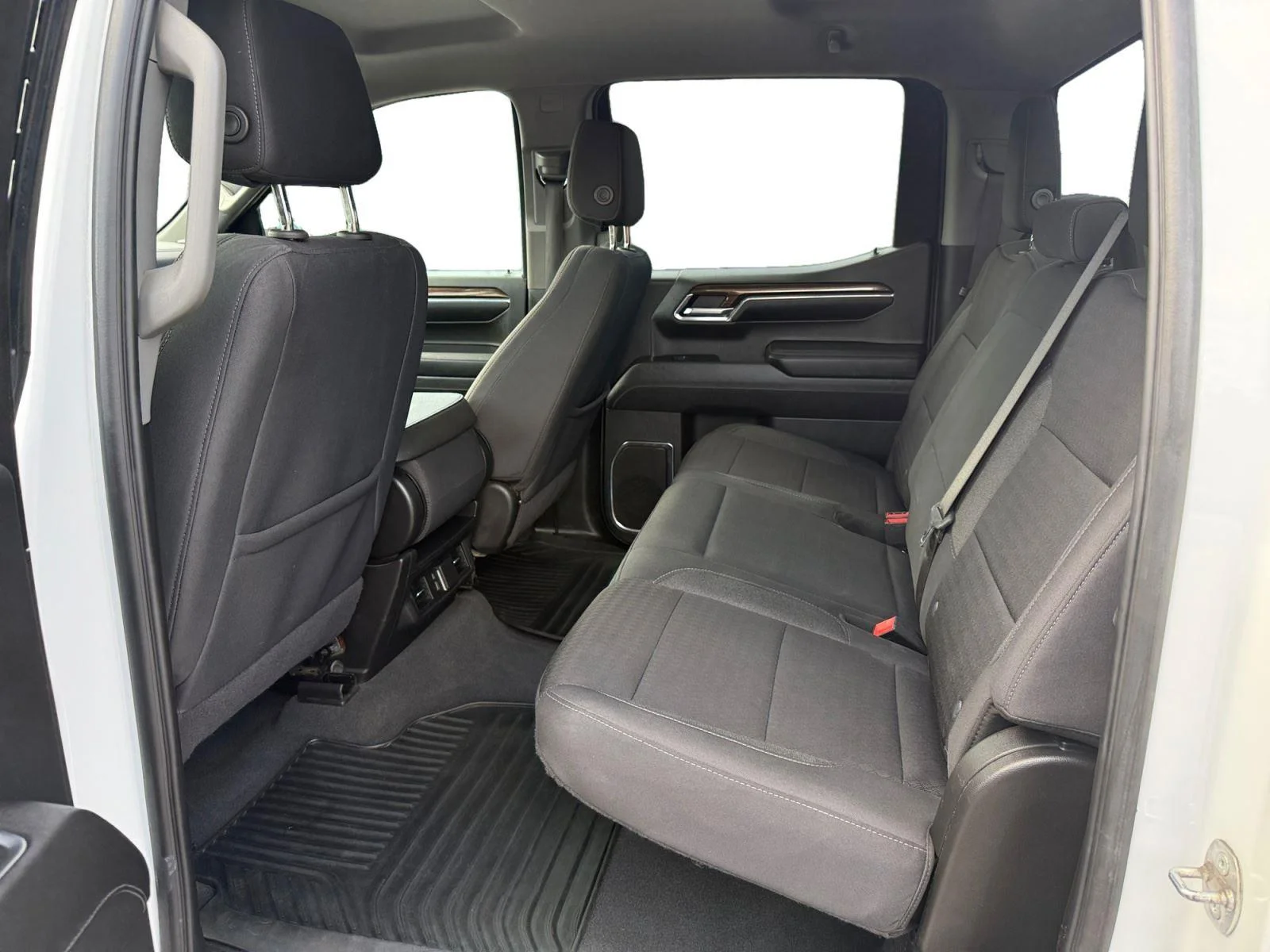 Used 2024 Summit White Chevrolet LT image 19