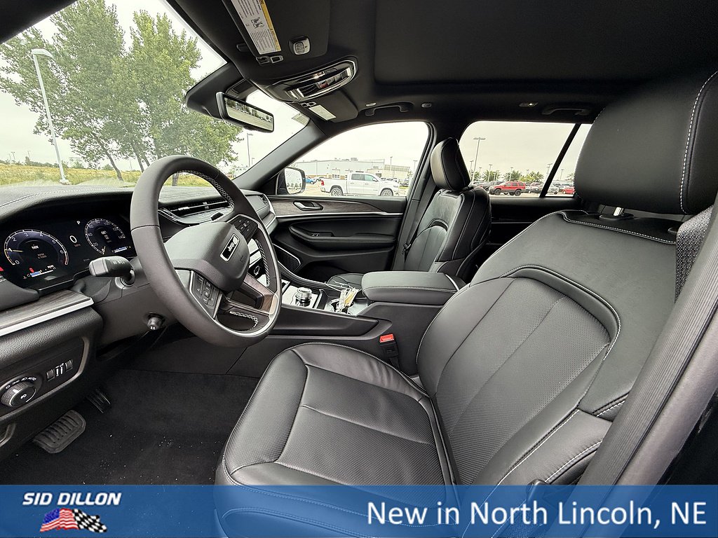 New 2027 High-Gloss Black Paint Jeep Limited Reserve image 14