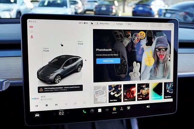 Used 2023  Tesla Long Range image 30