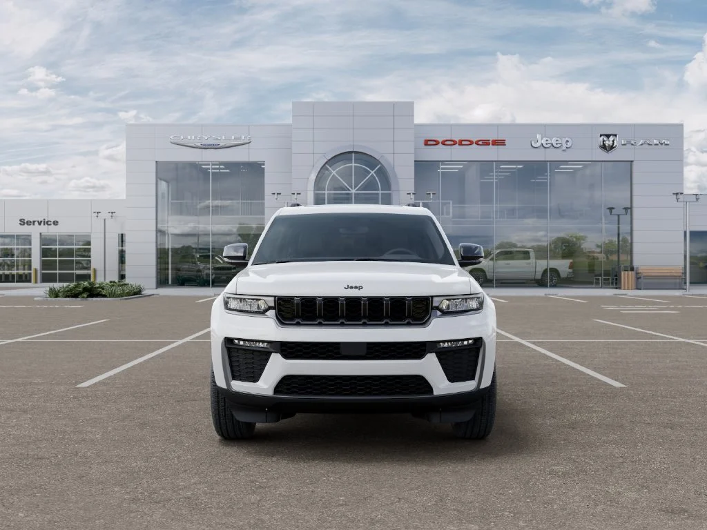 New 2027 Bright White Clear-Coat Paint Jeep Limited image 6