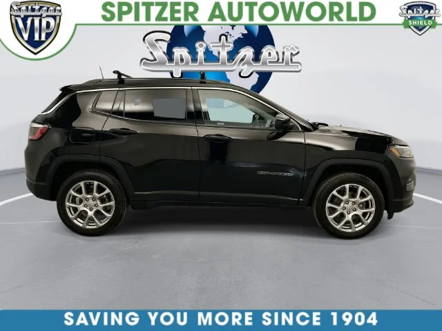 Used 2022 Black Jeep Latitude Lux image 11