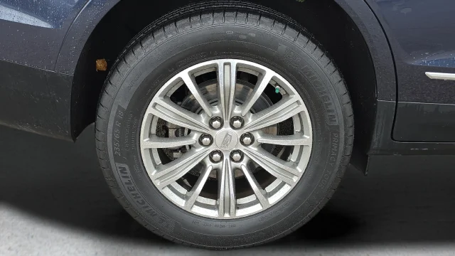 Used 2019 Harbor Blue Metallic Cadillac Luxury image 18