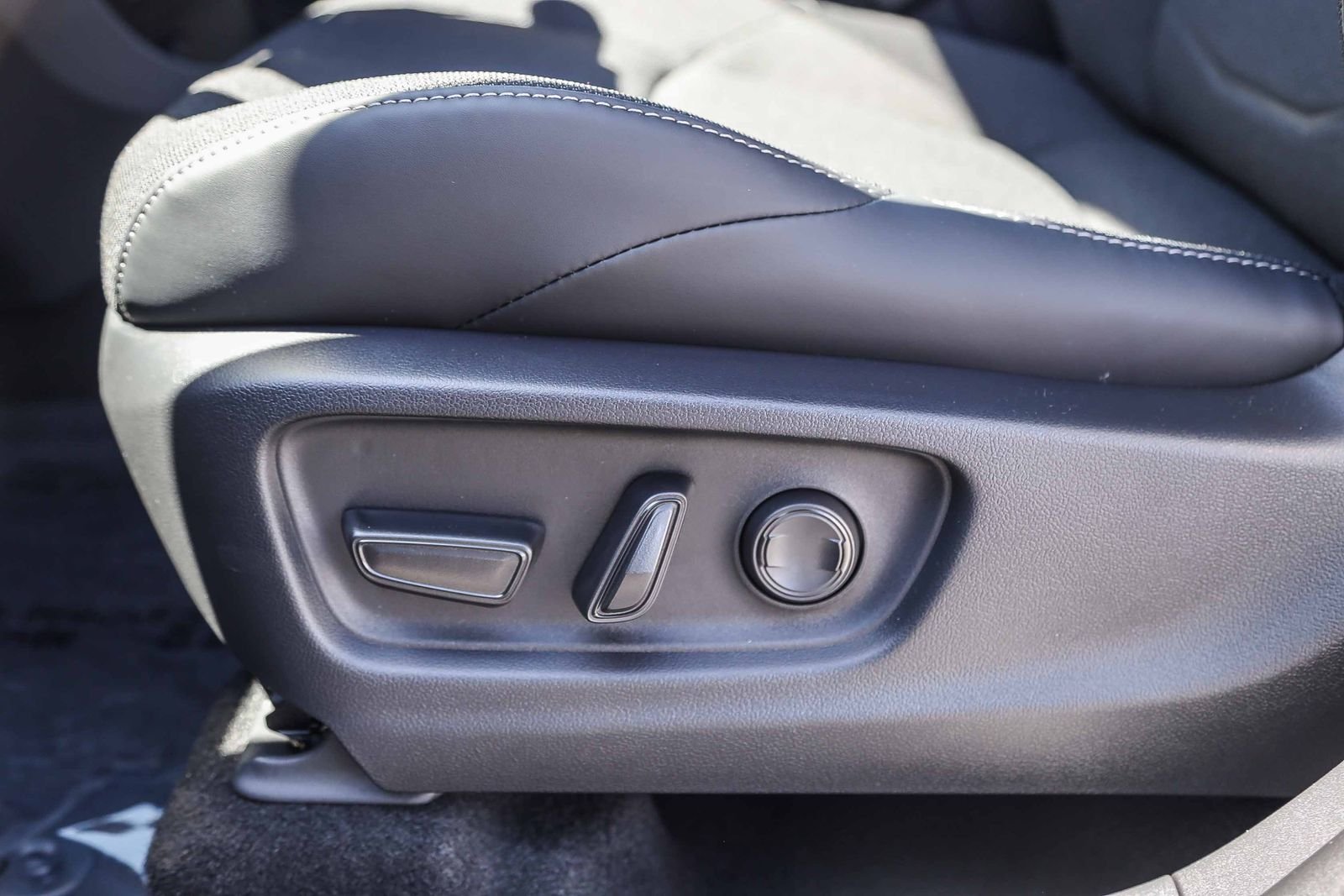 New 2026 Overcast Toyota  SE image 22