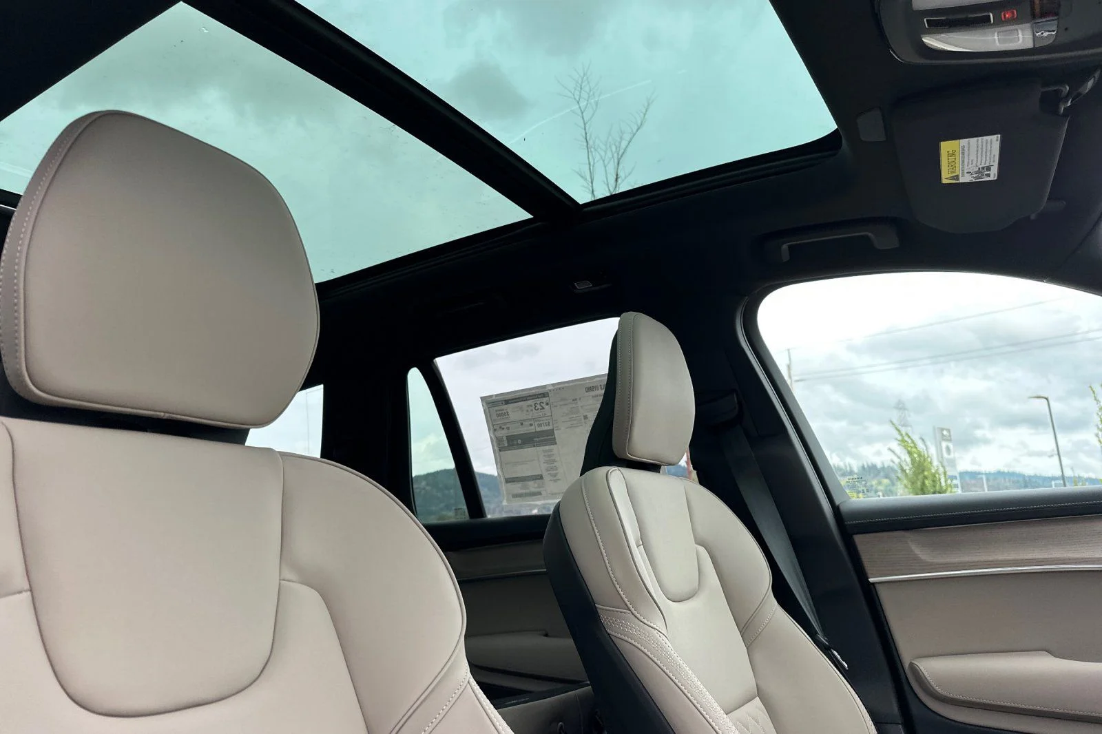 2026 Volvo XC90 Plus - Photo 17