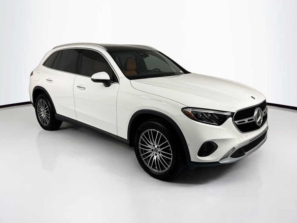 Used 2026  Mercedes-Benz GLC 300 image 3