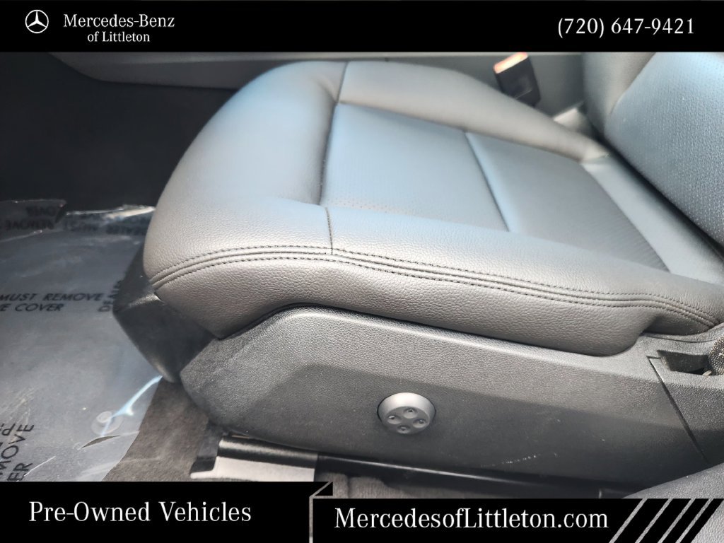 Used 2010  Mercedes-Benz E 350 image 23