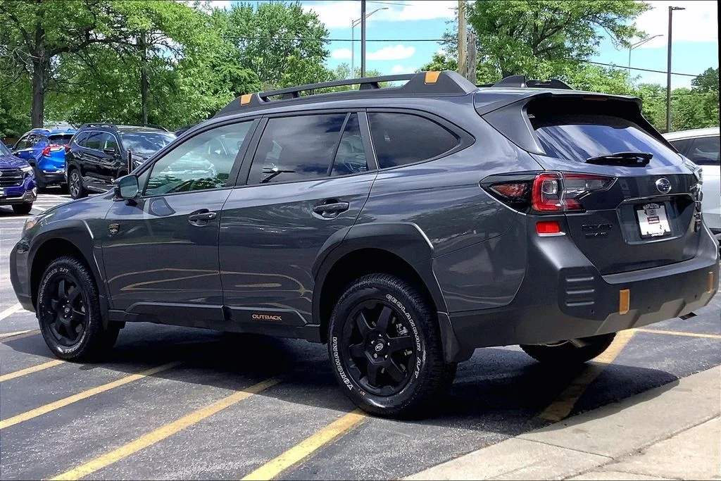Used 2025 Gray Subaru Wilderness image 12