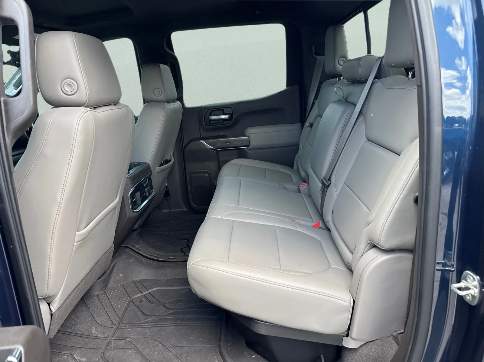 Used 2019 Northsky Blue Metallic Chevrolet LTZ image 18