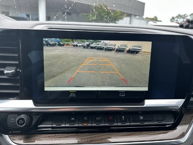Used 2022 White Chevrolet LT image 18