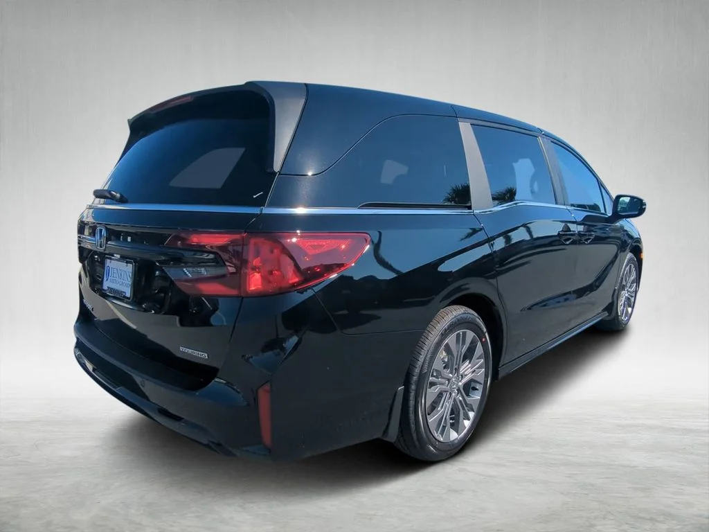 New 2026 Crystal Black Pearl Honda Touring image 3