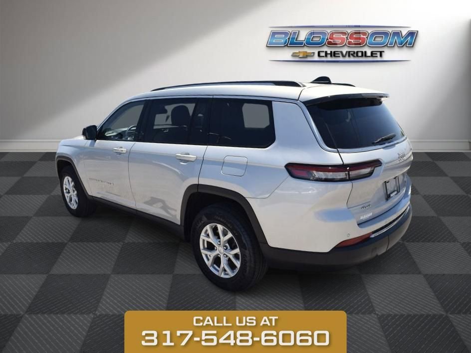 Used 2023 Silver Zynith Jeep Limited image 5