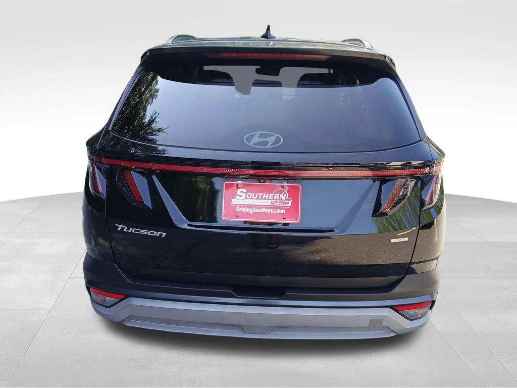 Used 2025 Black Hyundai SEL Convenience image 10