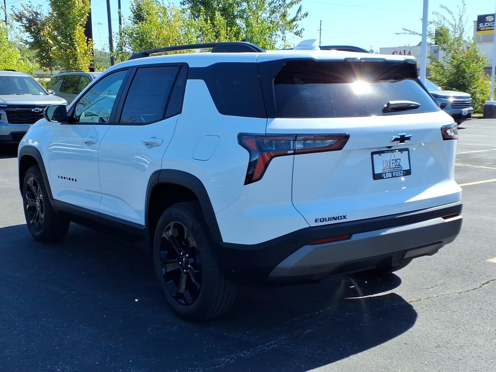 New 2027 Summit White Chevrolet LT image 4