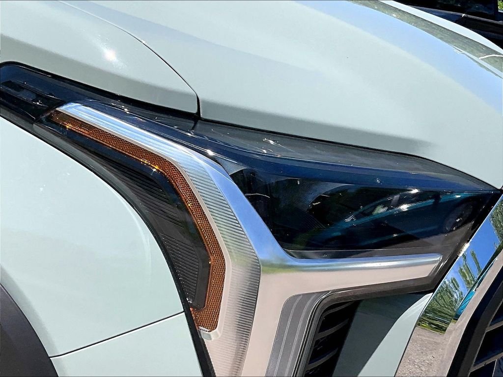 Certified Used 2023  Toyota SR5 image 31
