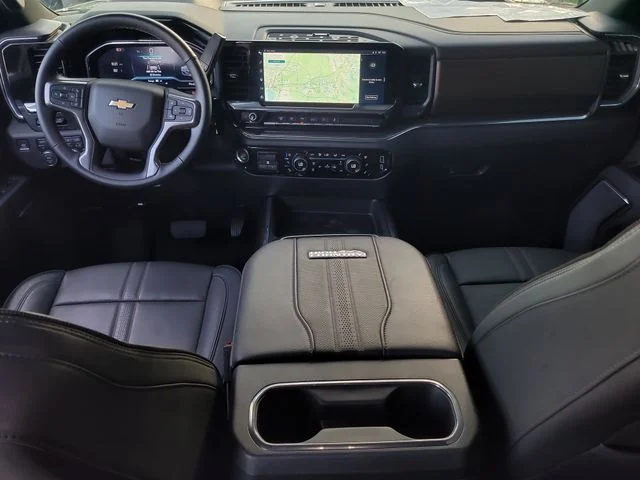 Used 2024 Black Chevrolet High Country image 15