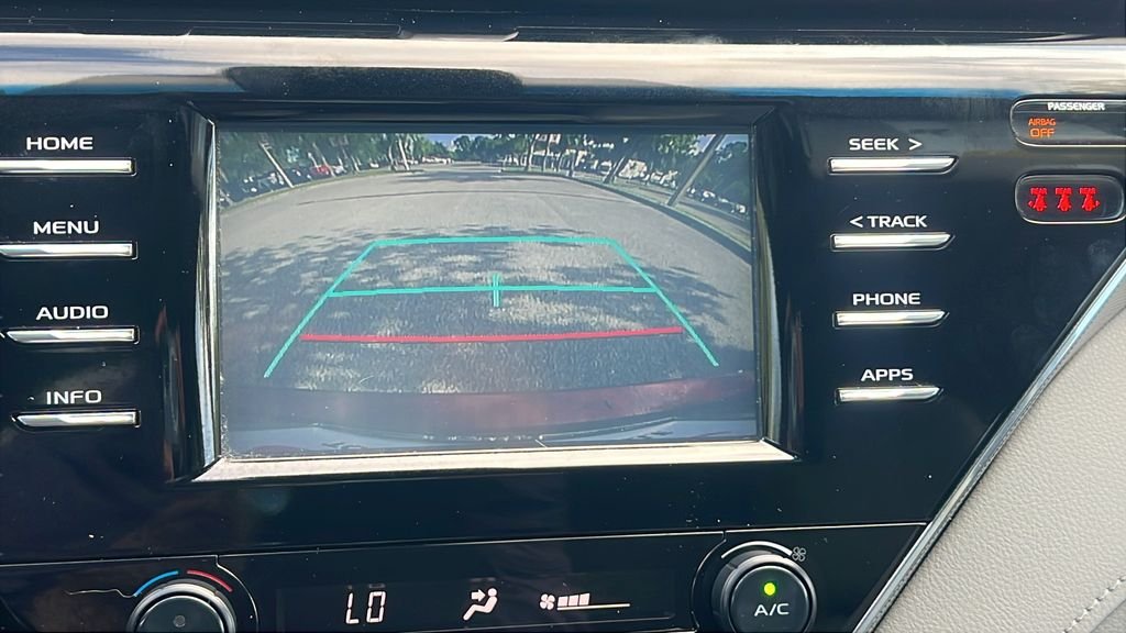 Used 2018 Red Toyota SE image 16