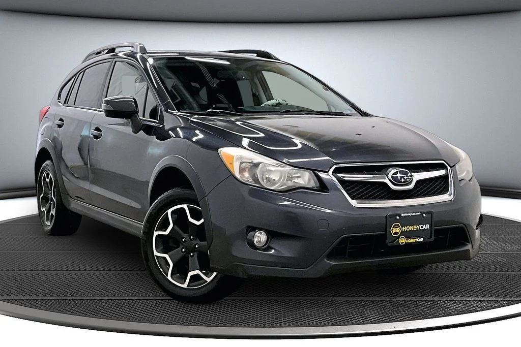 Used 2015 Gray Subaru 2.0i Limited image 1