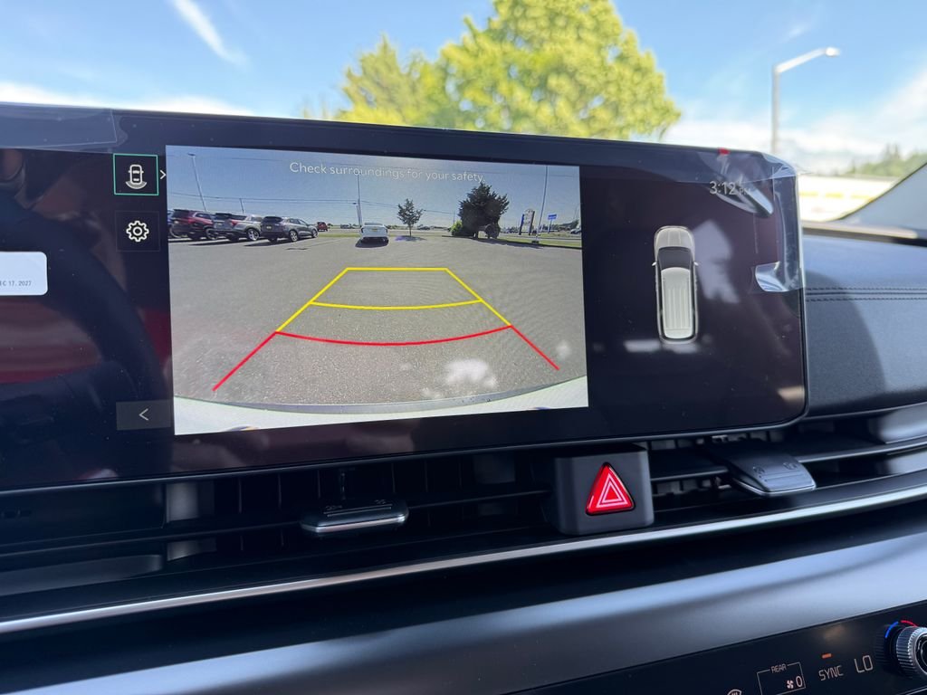 New 2026 Snow White Pearl Kia LXS image 27