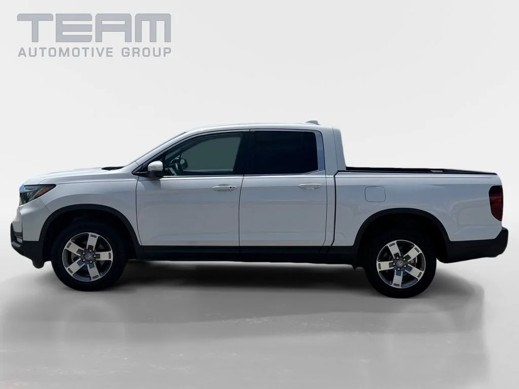 Used 2024 White Honda RTL image 4