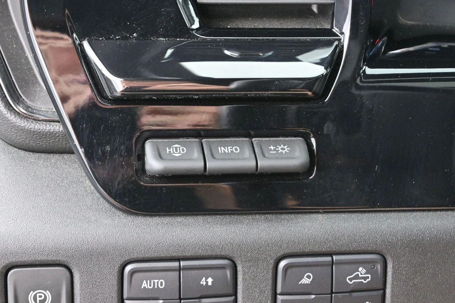 Used 2025 Slate Gray Metallic Chevrolet ZR2 image 27