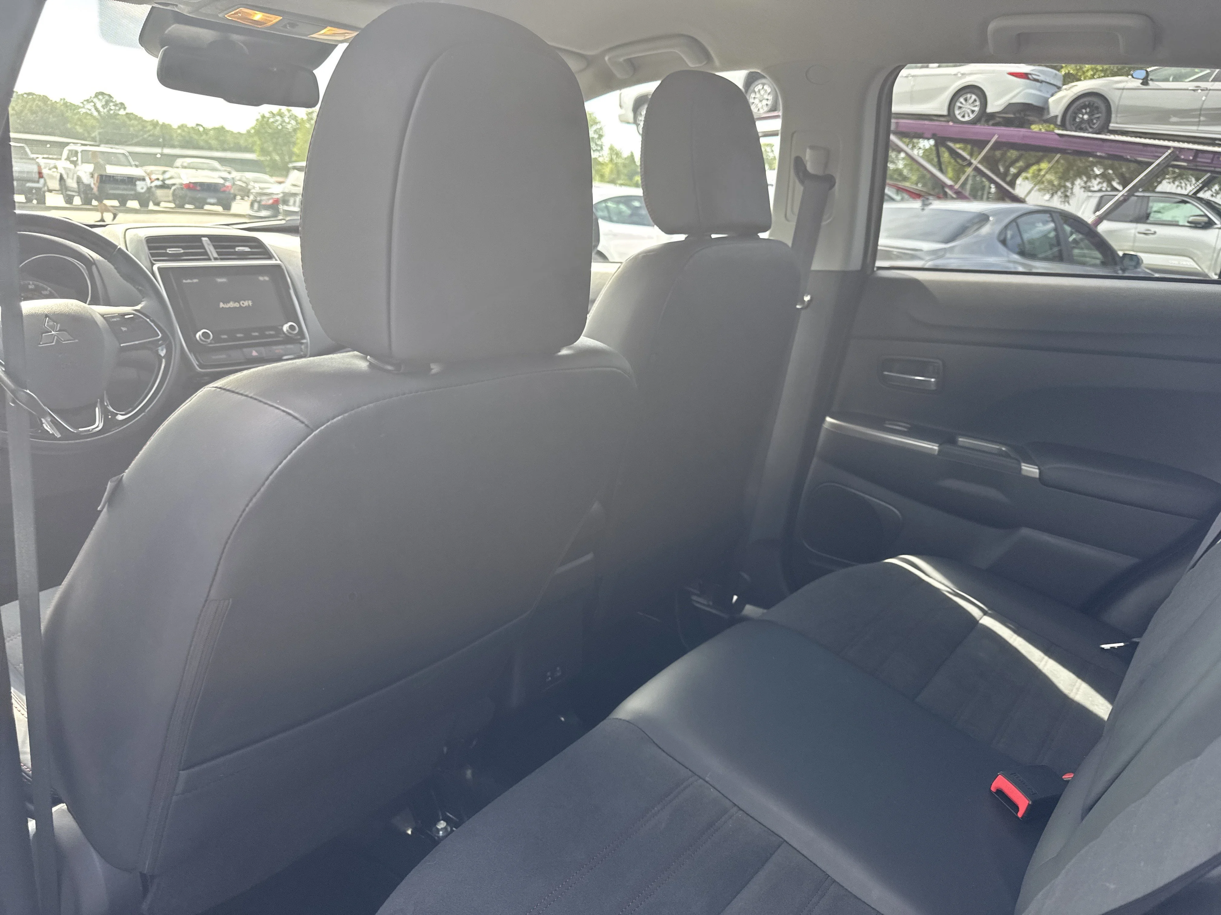 Used 2025  Mitsubishi 2.0 ES image 19
