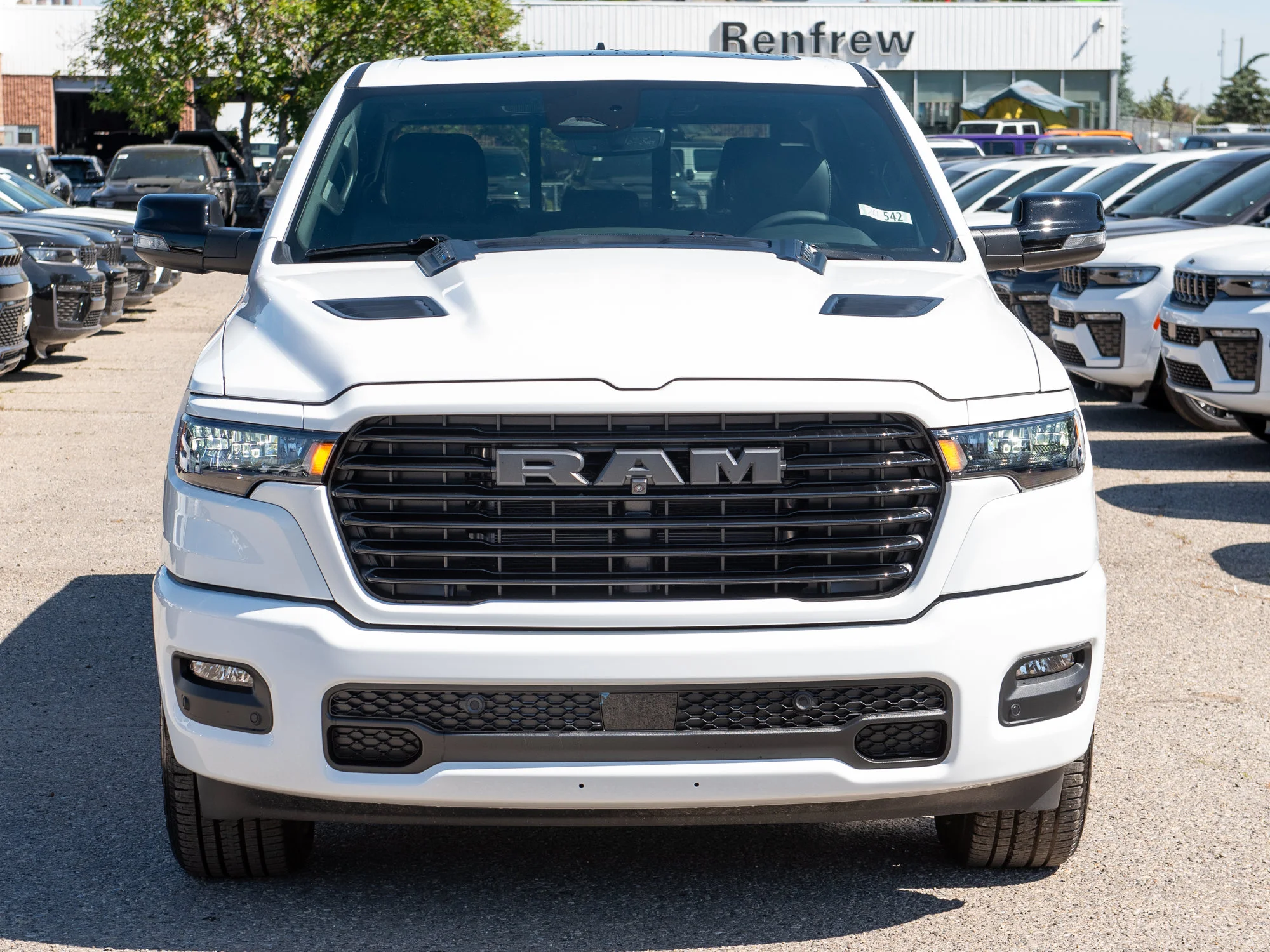 New 2026 White RAM Sport* Crew Cab 4x4, HEMI V8, Panoramic Sunroof, Heated Seats/Wheel image 9
