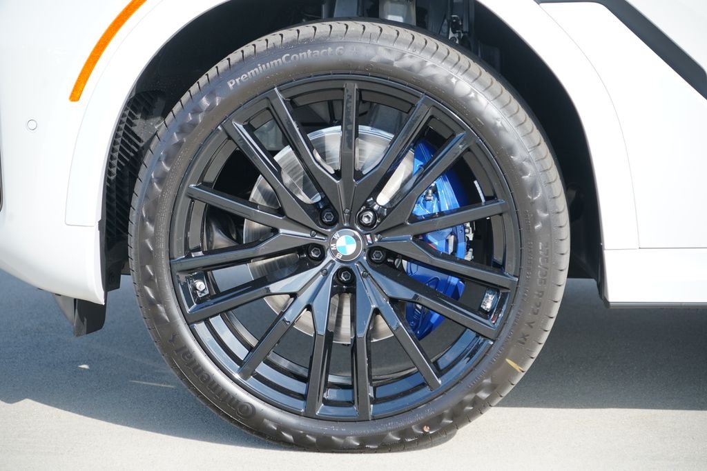 New 2026 Mineral White Metallic BMW xDrive40i image 5