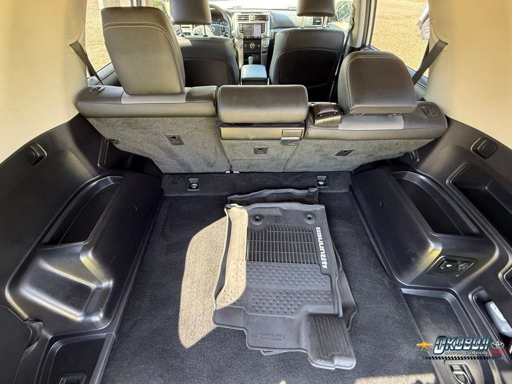 Used 2020 White Toyota SR5 Premium image 19