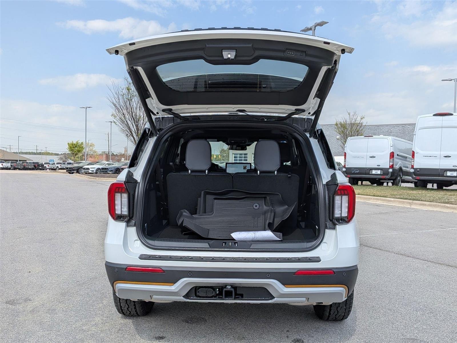 New 2026 Star White Metallic Tri-Coat Ford Tremor® image 32