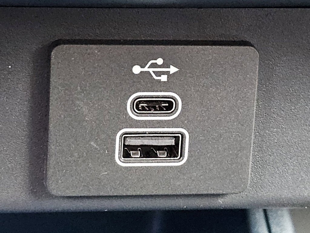 New 2026 Carbonized Gray Metallic Ford XLT image 14